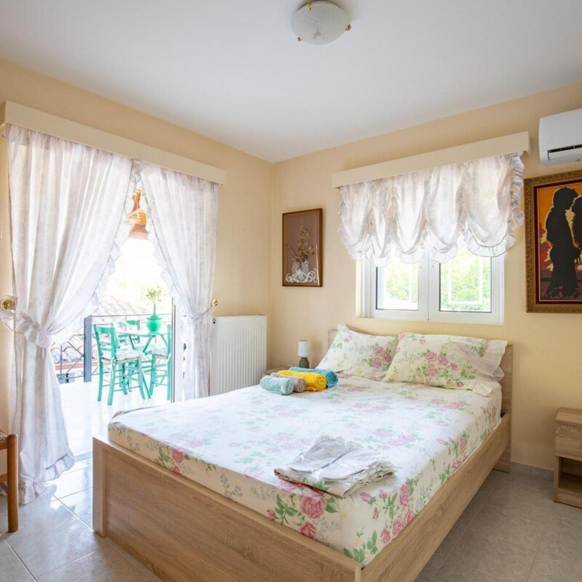 Neromilos Harmony - Roussis Residence Buitenkant foto